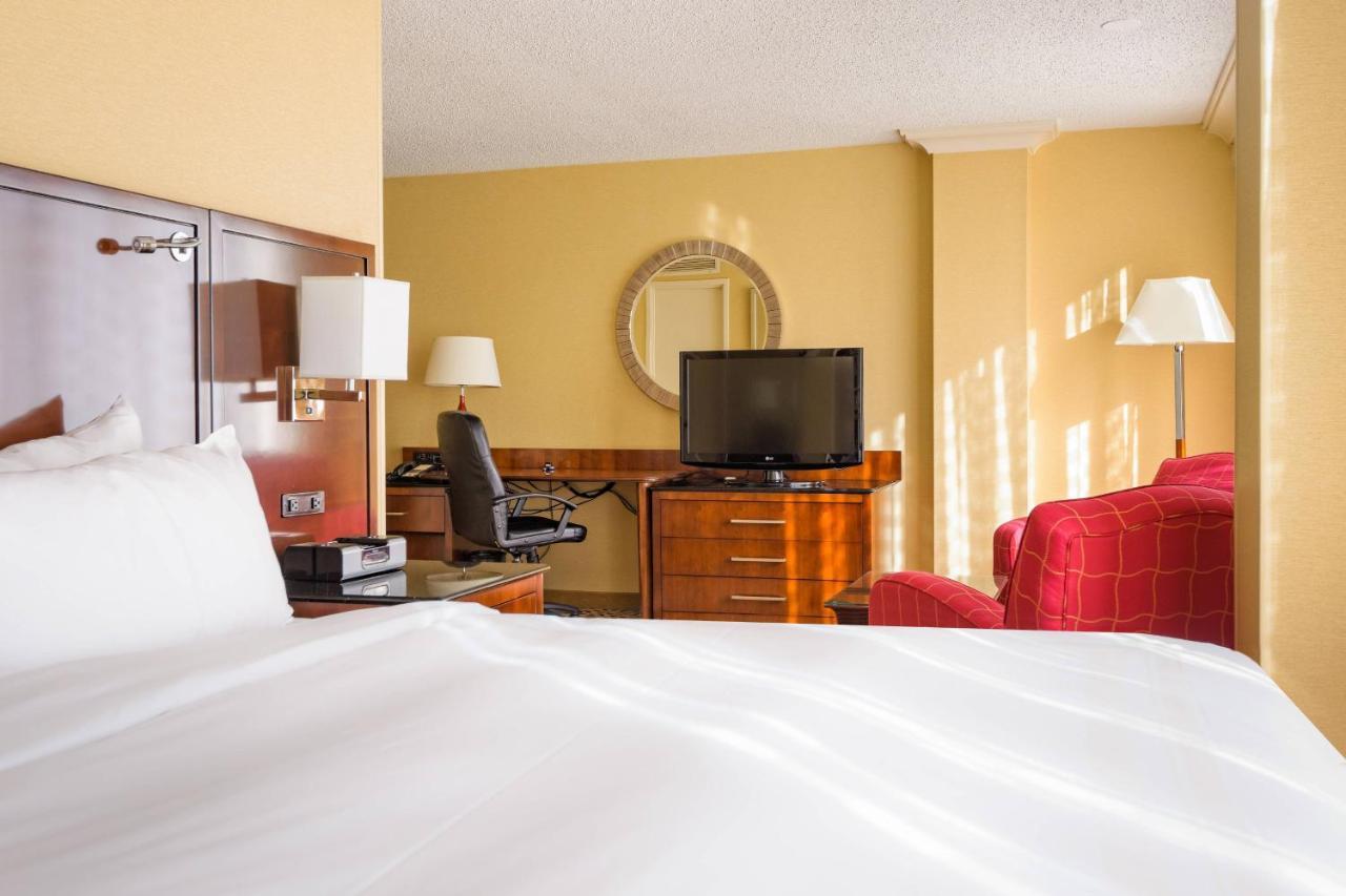 Houston Marriott West Loop By The Galleria Экстерьер фото