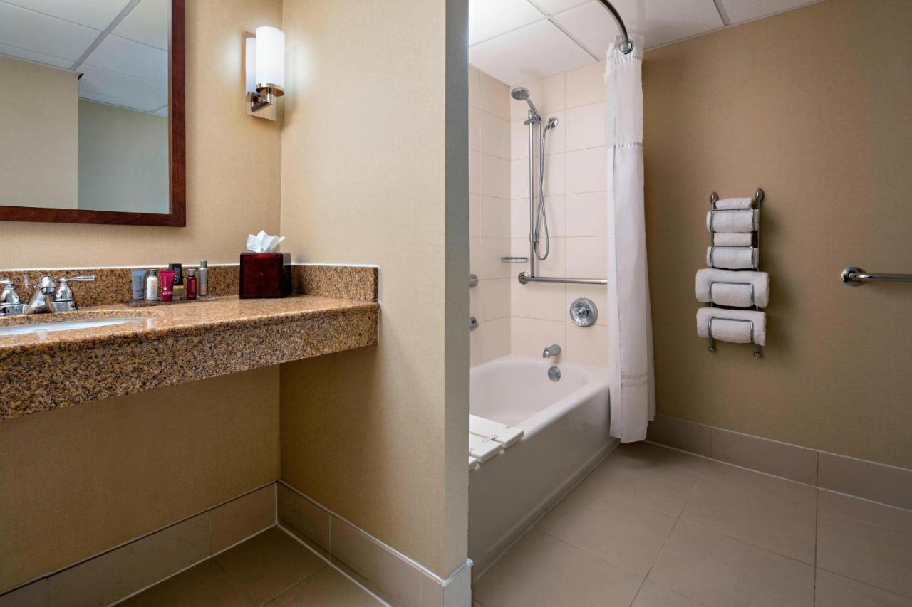 Houston Marriott West Loop By The Galleria Экстерьер фото