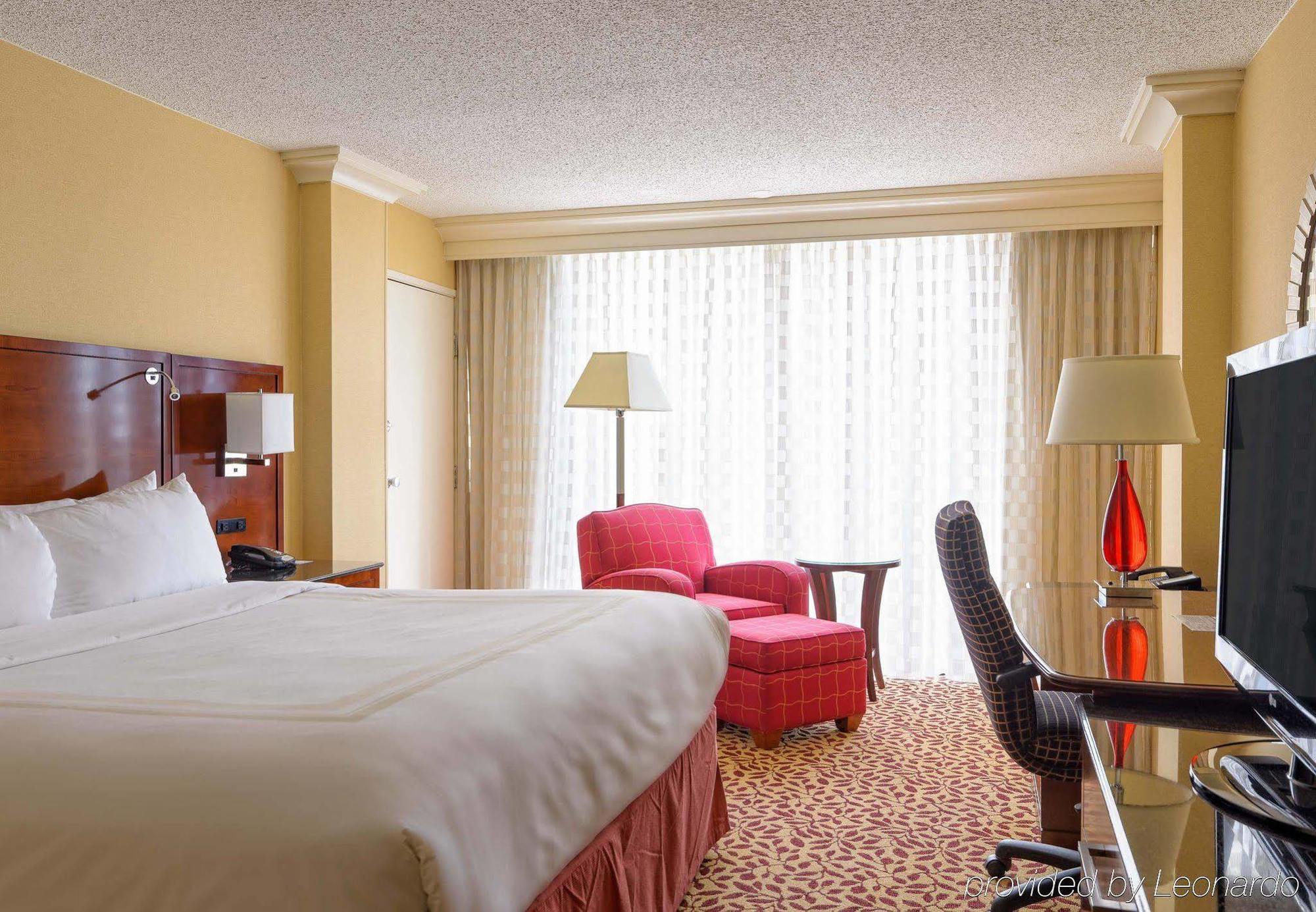 Houston Marriott West Loop By The Galleria Экстерьер фото